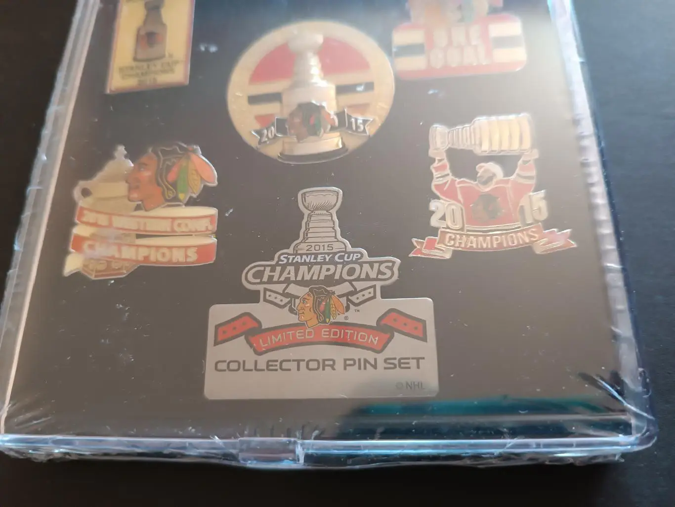 ХОККЕЙ НАБОР ЗНАЧКОВ НХЛ ЧИКАГО КУБОК СТЭНЛИ 2015 NHL STANLEY CUP BLACKHAWKS #6 2