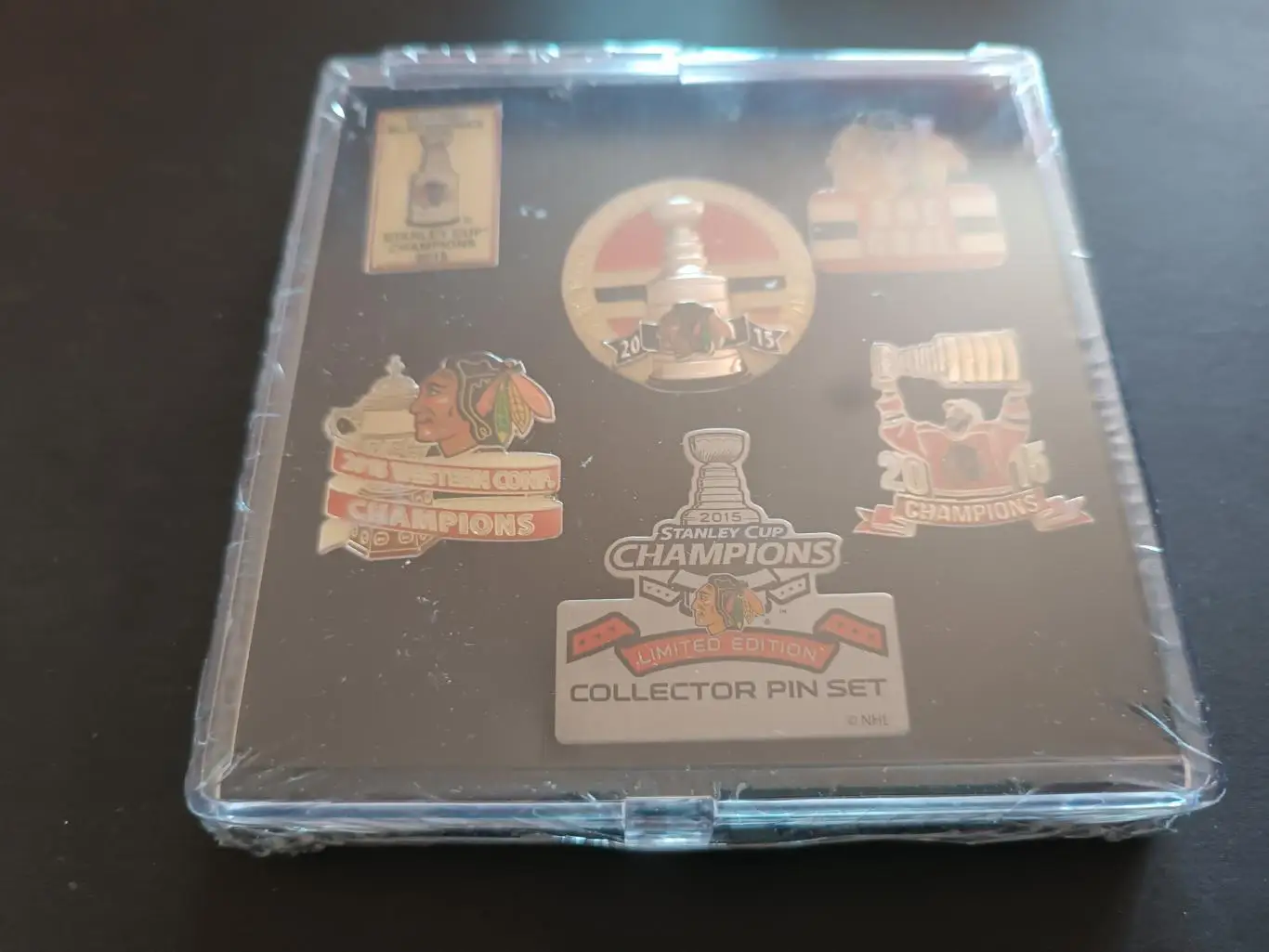 ХОККЕЙ НАБОР ЗНАЧКОВ НХЛ ЧИКАГО КУБОК СТЭНЛИ 2015 NHL STANLEY CUP BLACKHAWKS #6 4