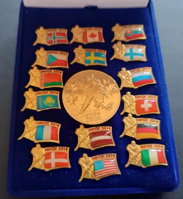 ХОККЕЙ НАБОР ЗНАЧКОВ МИНСК 2014 ЧЕМПИОНАТ МИРА ПО ХОККЕЮ MINSK CHAMPIONSHIP SET