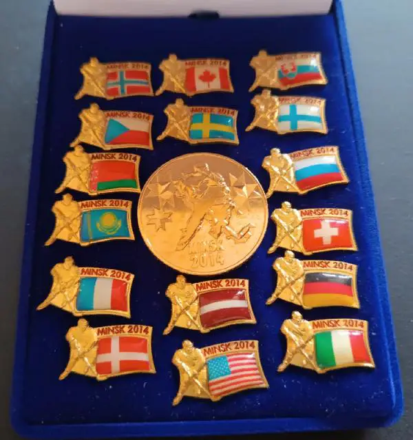 ХОККЕЙ НАБОР ЗНАЧКОВ МИНСК 2014 ЧЕМПИОНАТ МИРА ПО ХОККЕЮ MINSK CHAMPIONSHIP SET 4