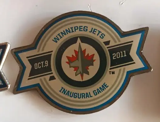 ХОККЕЙ ЗНАK НХЛ 1 ИГРА ВИННИПЕГ ДЖЕТС 9.10 2011 NHL INAUGURAL WINNIPEG JETS PIN 1