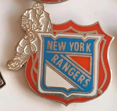 ХОККЕЙ ЗНАК НХЛ ИГРОК НЬЮ ЙОРК РЭЙНДЖЕРС 1995 NHL NEW YORK RANGERS PIN 1