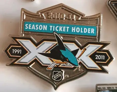ХОККЕЙ ЗНАK НХЛ БИЛЕТ САН ХОСЕ ШАРКС 2010-2011 NHL SAN JOSE SHARKS TICKET PIN 1