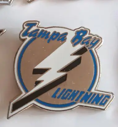 ХОККЕЙ ЗНАK НХЛ ЭМБЛЕМА ТАМПА БЭЙ 2007-2011 NHL TAMPA BAY LIGHTNING LOGO PIN 1