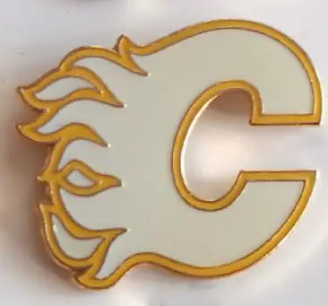ХОККЕЙ ЗНАK НХЛ БЕЛЫЙ КАЛГАРИ ФЛЭЙМС 1981 NHL EMBLEM CALGARY FLAMES PIN 1
