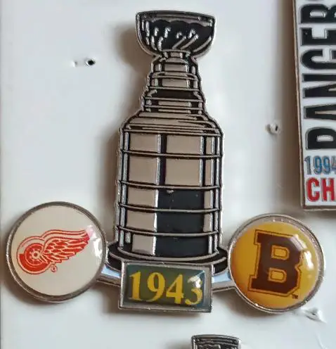 ЗНАK НХЛ ФИНАЛ СТЭНЛИ ДЕТРОЙТ БОСТОН 1943 NHL STANLEY CUP DETROIT BOSTON PIN