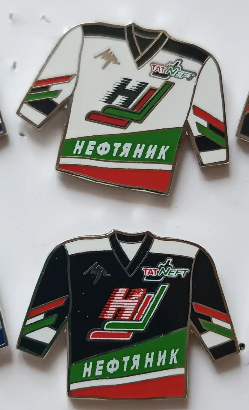 ЗНАК ФОРМЫ 2005 КОМАНД СУПЕРЛИГИ КХЛ РОССИИ НЕФТЯНИК RUSSIAN SUPER LEGAUE PIN 1