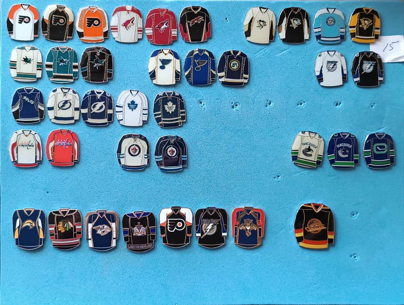ЗНАК ХОККЕЙ НХЛ ТОРОНТО МЭЙПЛ ЛИФС ДЖЕРСИ NHL TORONTO MAPLE LEAFS JERSEY PIN1 2