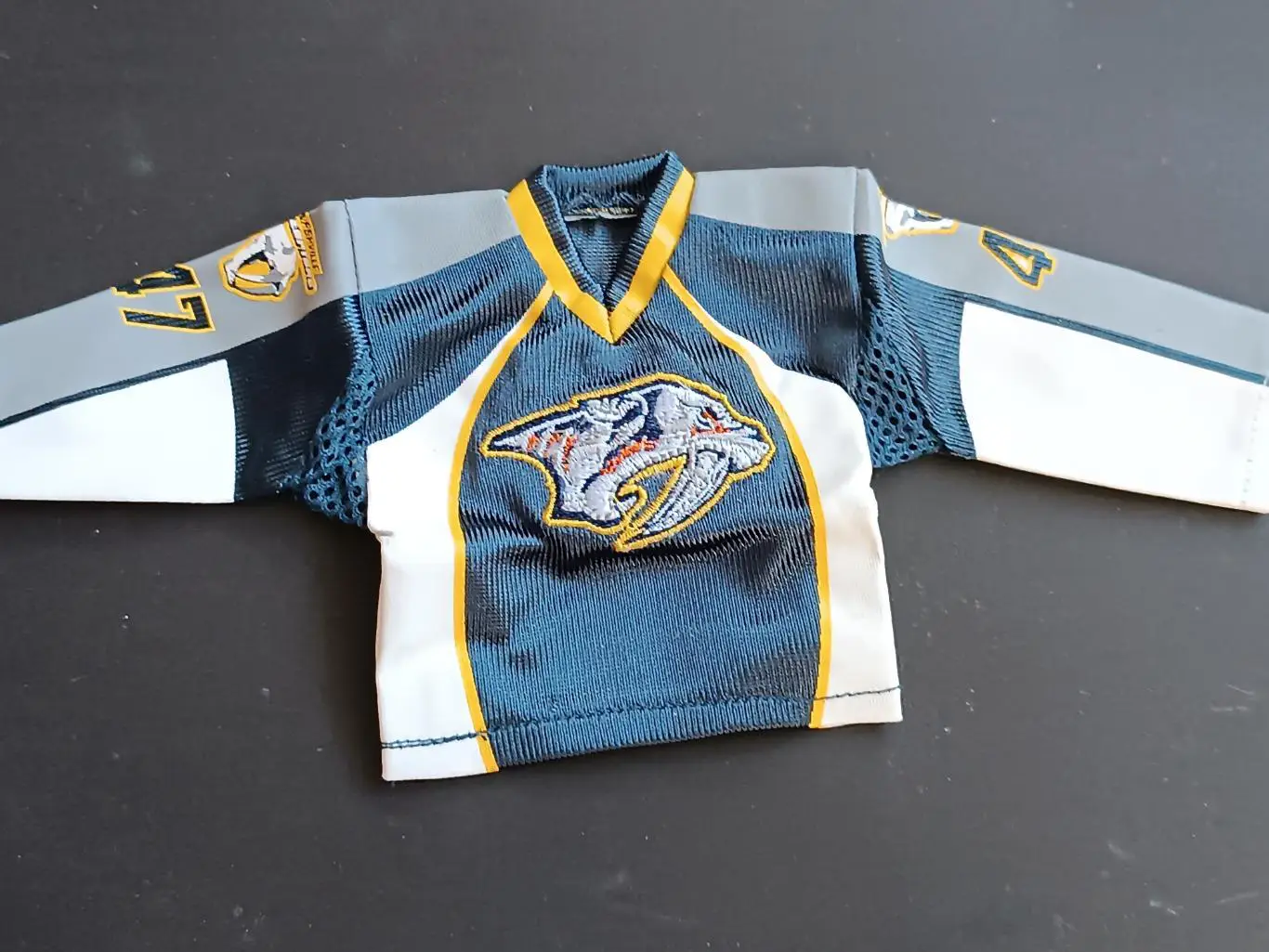 ХОККЕЙ НХЛ МИНИ ФОРМА ТОРОНТО НЭШВИЛЛ РАДУЛОВ 2006 NHL MINI JERSEY RADULOV #47 1