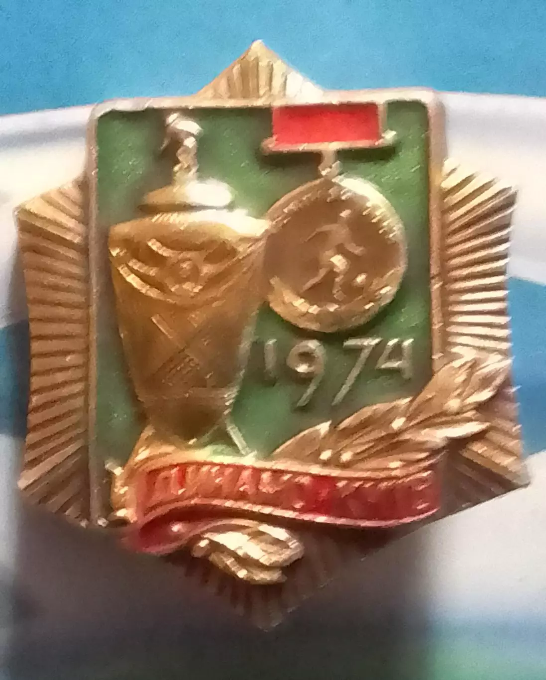 Футбольн значок. Динамо Киев 1974 № 93. Ukraine Footbal Badge. Оптом скидки 30%!