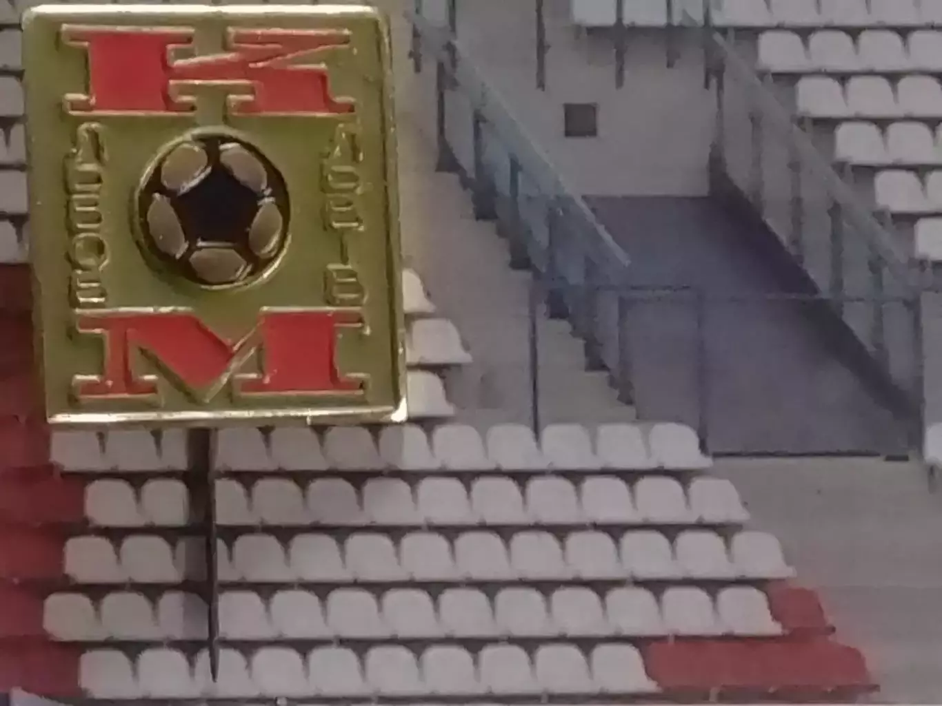 Футбольн. значок. КАРПАТИ Львів, Львов. Кожаный мяч. Оптом скидки до 30%!