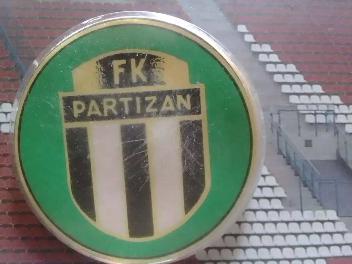 Футбольн. значок. FC PARTIZAN./ ПАТРИЗАН. Оптом скидки до 30%!