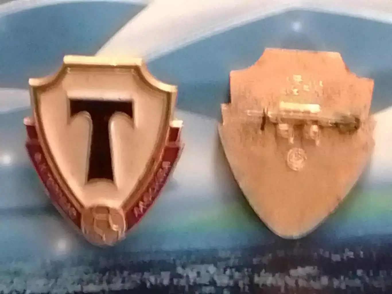 Футбольн. значок сер. 32-16. ТОРПЕДО Москва Footbal Badge. Оптом скидки до 30%!