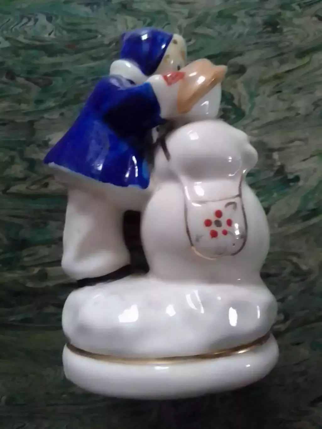 Девочка и снеговик. Фарфоровая статуетка 60-х годов. Оптом скидки до 30%! 3
