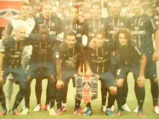 ПАРИ СЕН ЖЕРМЕН (Франция)./АТЛЕТИКО Мадрид.(Испания).(двухсторон ний 28 Х 40 см.)