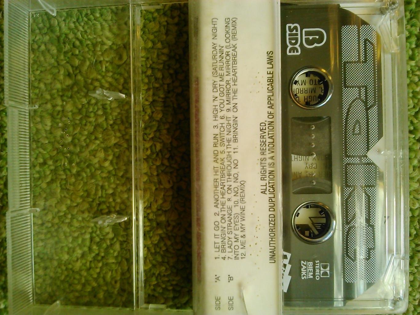 MC/аудиокассета DEF LEPPARD-High'N'Dry. Гуртом знижки до 50%! 1