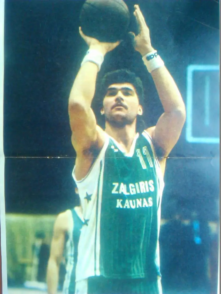 Арвидас САБОНИС лидер ЖАЛЬГИРИС Каунас -(на 2 стр.).