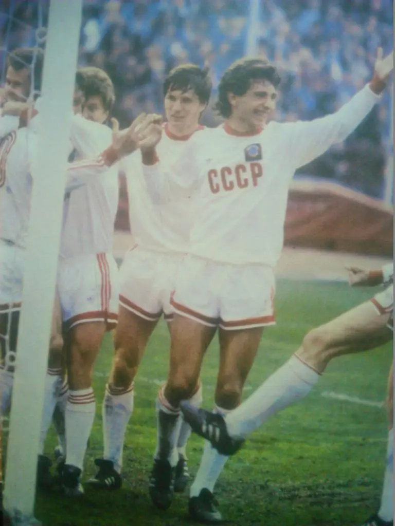 Старт №6.1990. Украина. Обл.-В.Лобановский. Постер-Пеле.(2 стр.) Чанов(1 стр.) 1