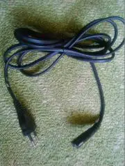 Контактный кабель для подсоединения электротоваров к сети 220 Вольт.