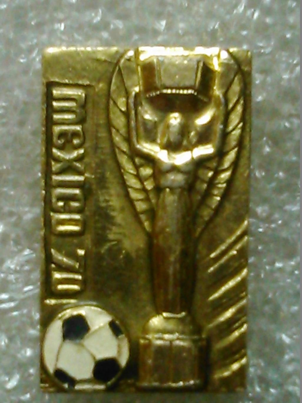 Футбольн. значок. MEXICO 1970. Ukraine Footbal Badge. Оптом скидки до 50%!