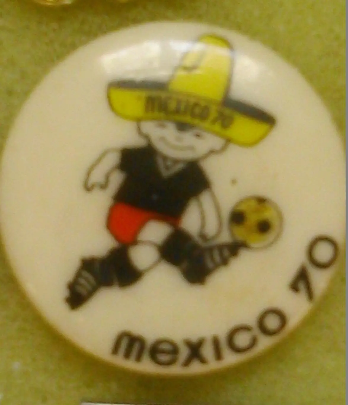 Футбольн. значок. MEXICO (Мехико) 1970. Footbal Badge. Оптом скидки до 48%!