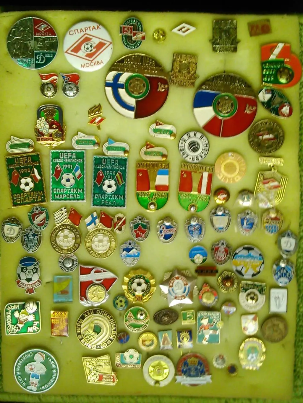 Футбольн. значок. КАРПАТИ Львів, Львов. Кожаный мяч. Оптом скидки до 31%! 1