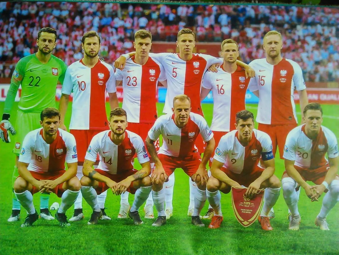 Футбол (Украина)№3.2019. СПЕЦВЫПУСК. 18 постеров сборных участниц ЕВРО! скидки 6