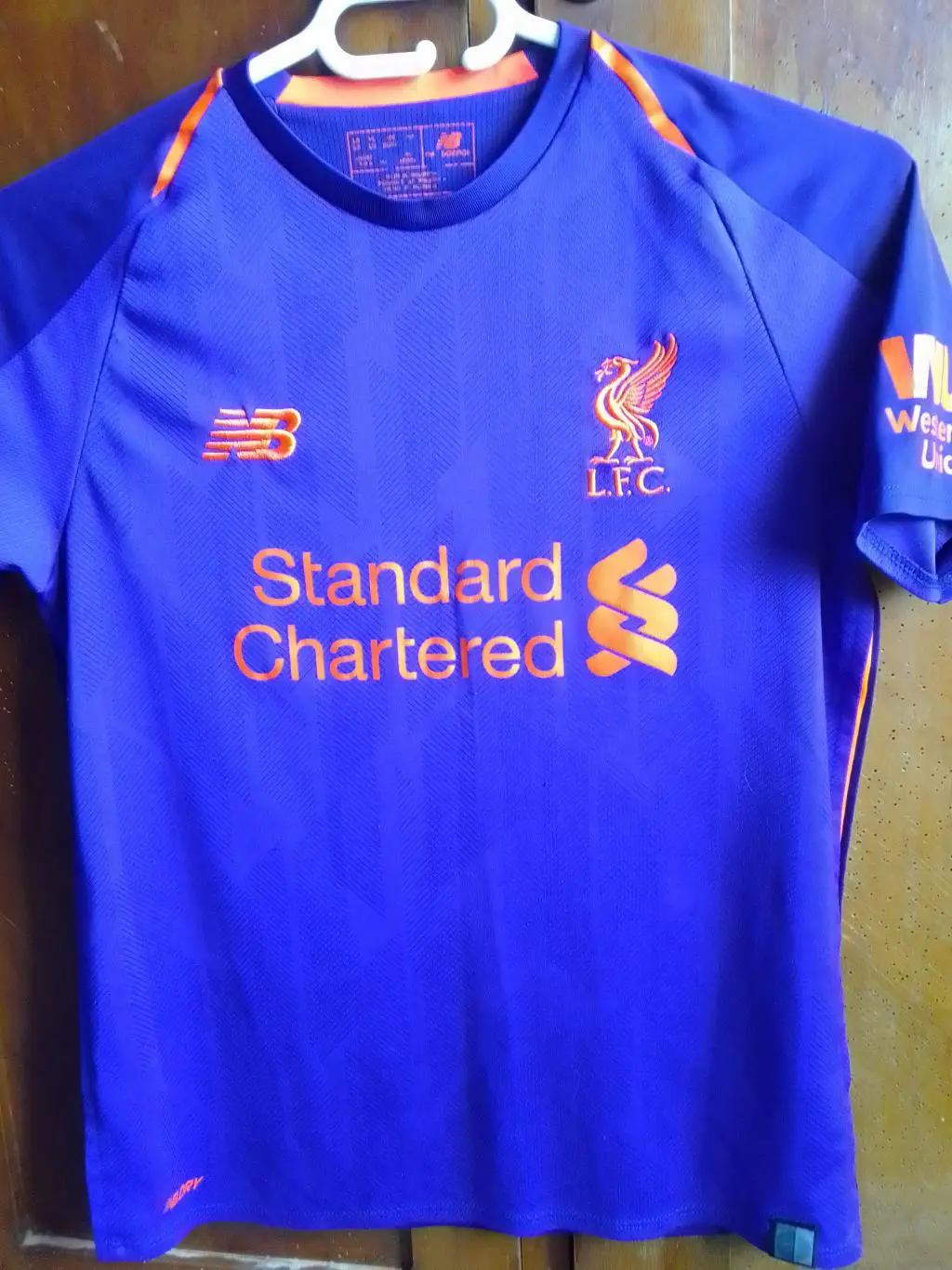 Футболка коллекционная - LIVERPOOL ЛИВЕРПУЛЬ. ЛІВЕРПУЛЬ. Оптом скидки до 32%!