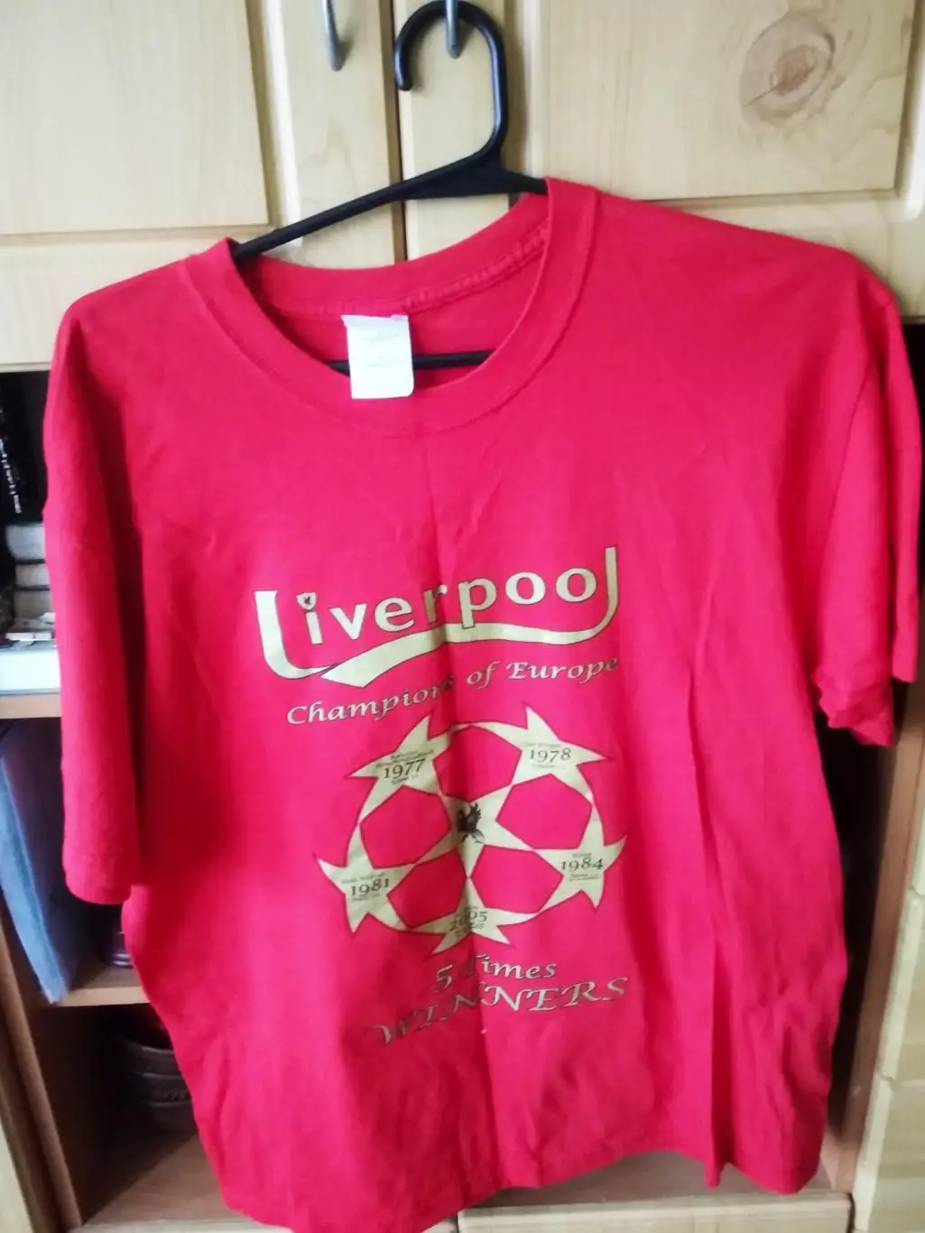 Футболка коллекционная LIVERPOOL 5-кратный победитель ЛЧ. Оптом скидки до 31%!