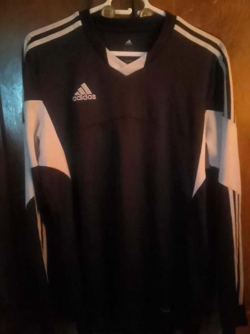 Футболка вратаря фирмы adidas №1. Оптом скидка до 32%!