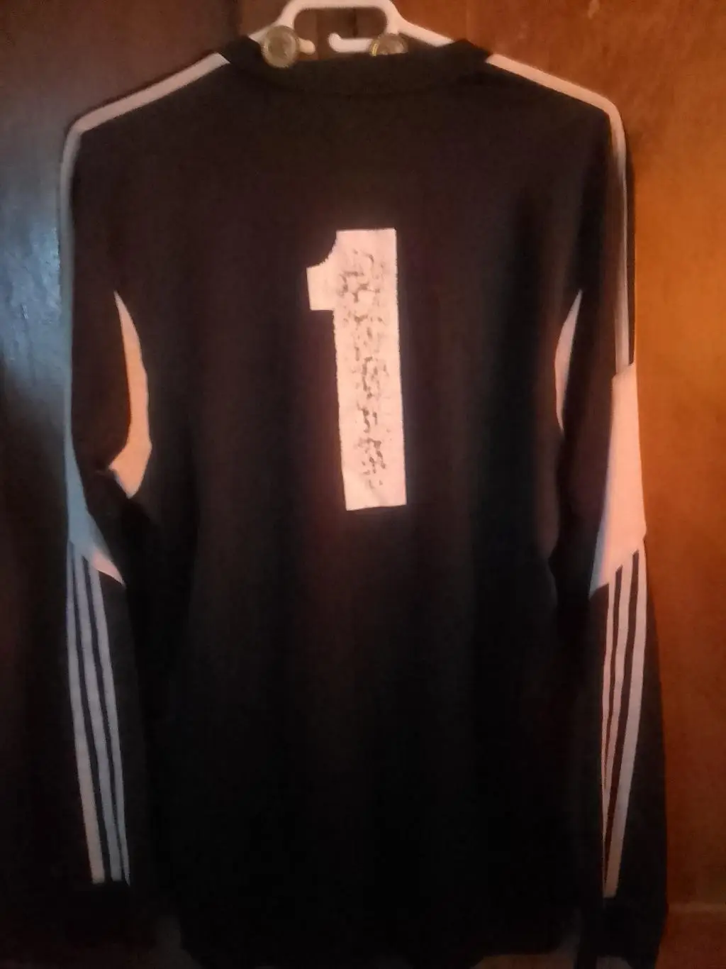 Футболка вратаря фирмы adidas №1. Оптом скидка до 32%! 1