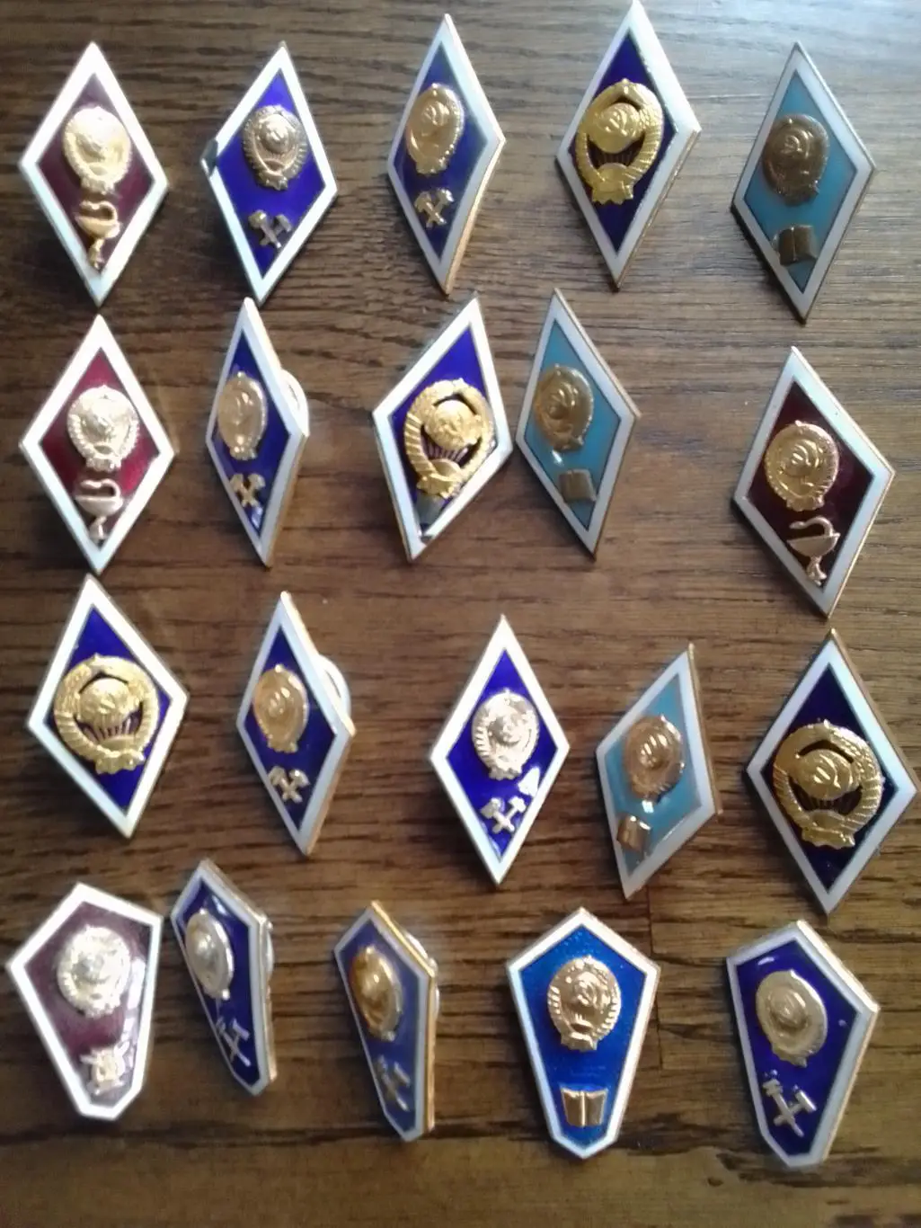 20 Знаков Окончание ВУЗ-ов СССР.(15 ромбов + 5 гробов) Оптом скидки до 33%