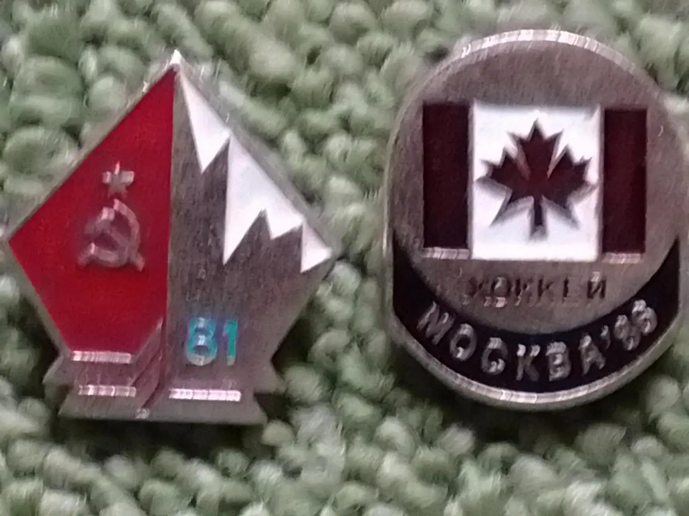 хоккейный значок. СССР - КАНАДА 1981 Hokey Badge. Оптом скидки до 35%!