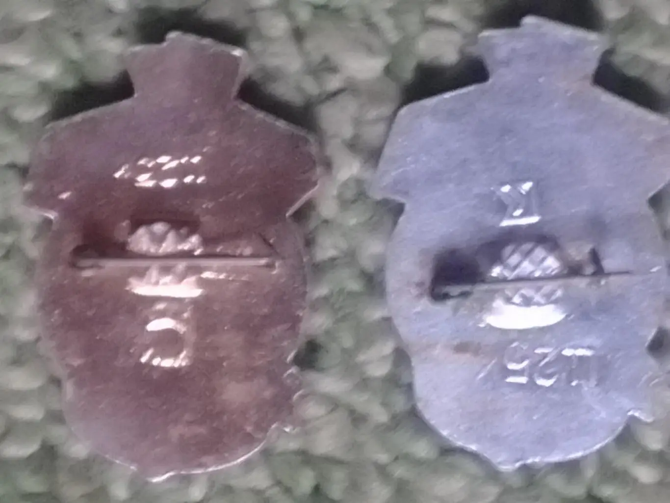 Футбольный значок. Болельщик . желт. мет. Оптом скидки до 35%! 1