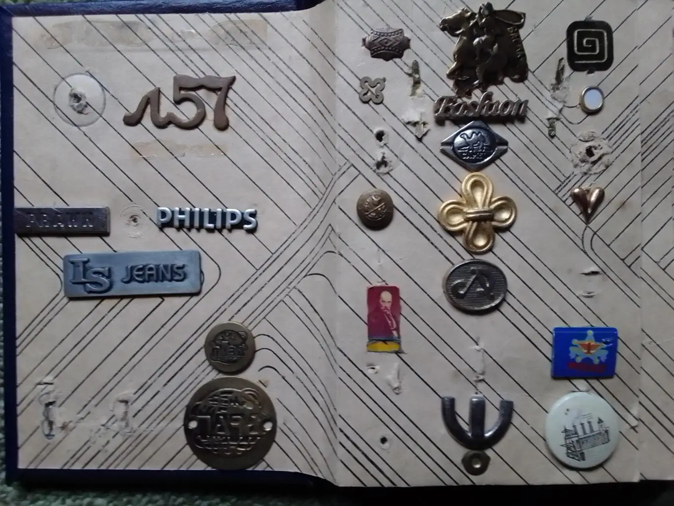 Альбомчик для ЗНАЧКОВ. Оптом скидки до 31%! 1