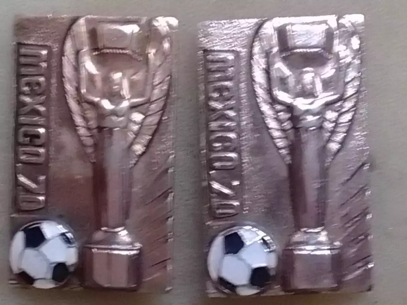 Футбольний значок. ЗОЛОТАЯ БОГИНЯ. MEXICO 70. МЕХИКО 1970. Оптом скидки до 31%! 2