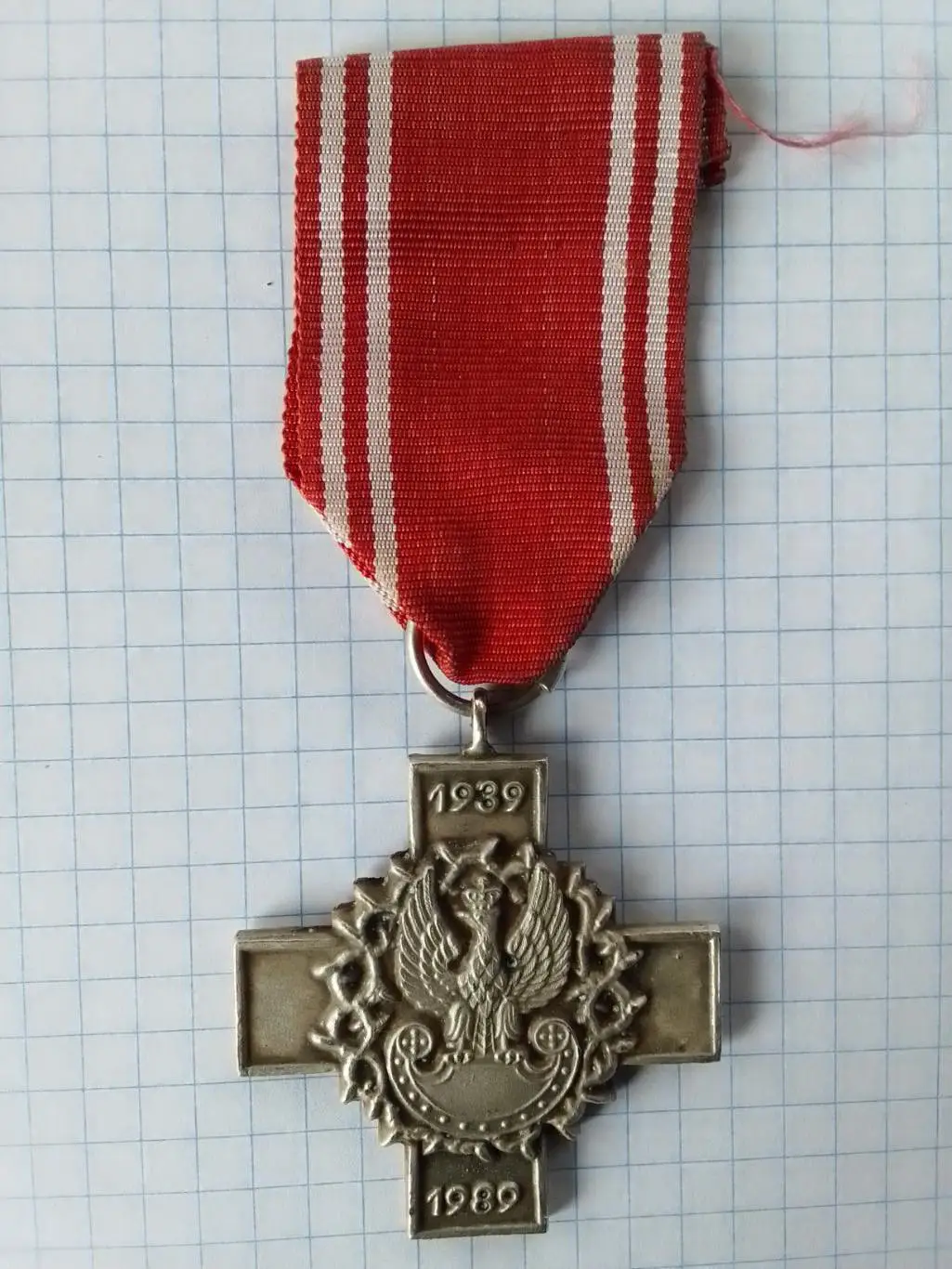 КРЕСТ ЗА ЗАСЛУГИ 1939- 1989. метал под серебро Польша. Раритет. Оптом скидки 30%