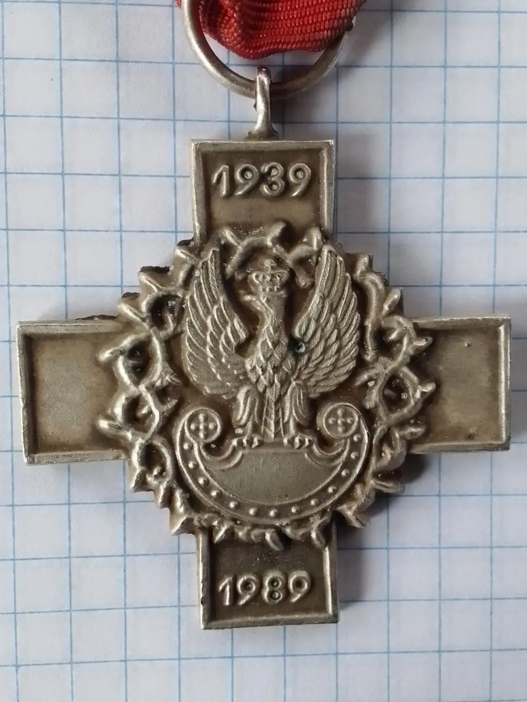 КРЕСТ ЗА ЗАСЛУГИ 1939- 1989. метал под серебро Польша. Раритет. Оптом скидки 30% 1