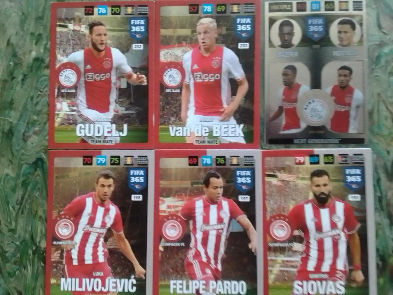 Любая карточка PANINI на вьібор игроков AJAKS, АЯКС Амс. 2017 Оптом скидки 32%!