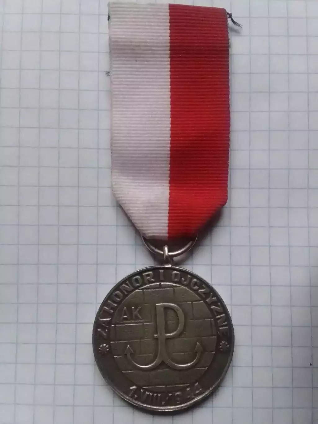 Медаль Польши ZA HONOR I OJCZYZNE AK 1.VIII.1944. Раритет. Оптом скидки до 30%!