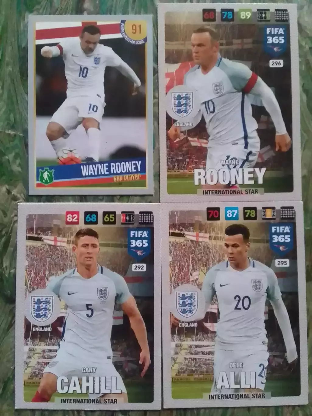 Любая карточка PANINI на вьібор игроков сборной АНГЛИИ. Руни.. Оптом скидки 31%!