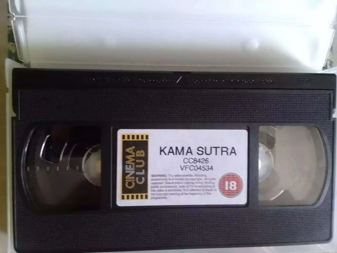 VHS/ Оригинальная фирменная видеокассета Англии КАМАСУТРА. Оптом скидки до 31% 1