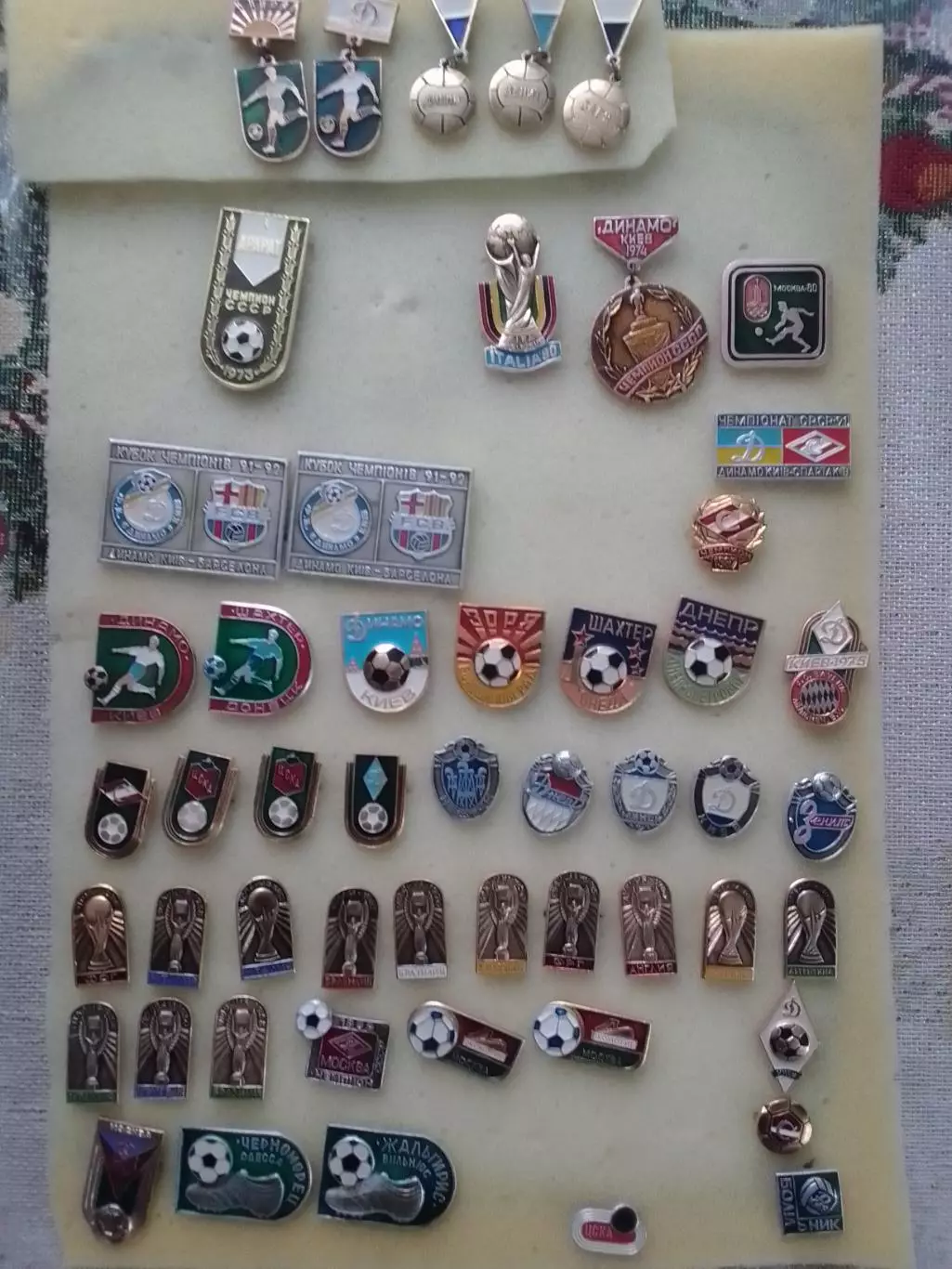 Колекц. Футбольн. значок. серия 42-3. ДНЕПР Днепропетровск. Оптом скидки до 30%! 1