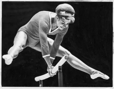 Спортивная гимнастика. Фото (оригинал). Лариса Латынина