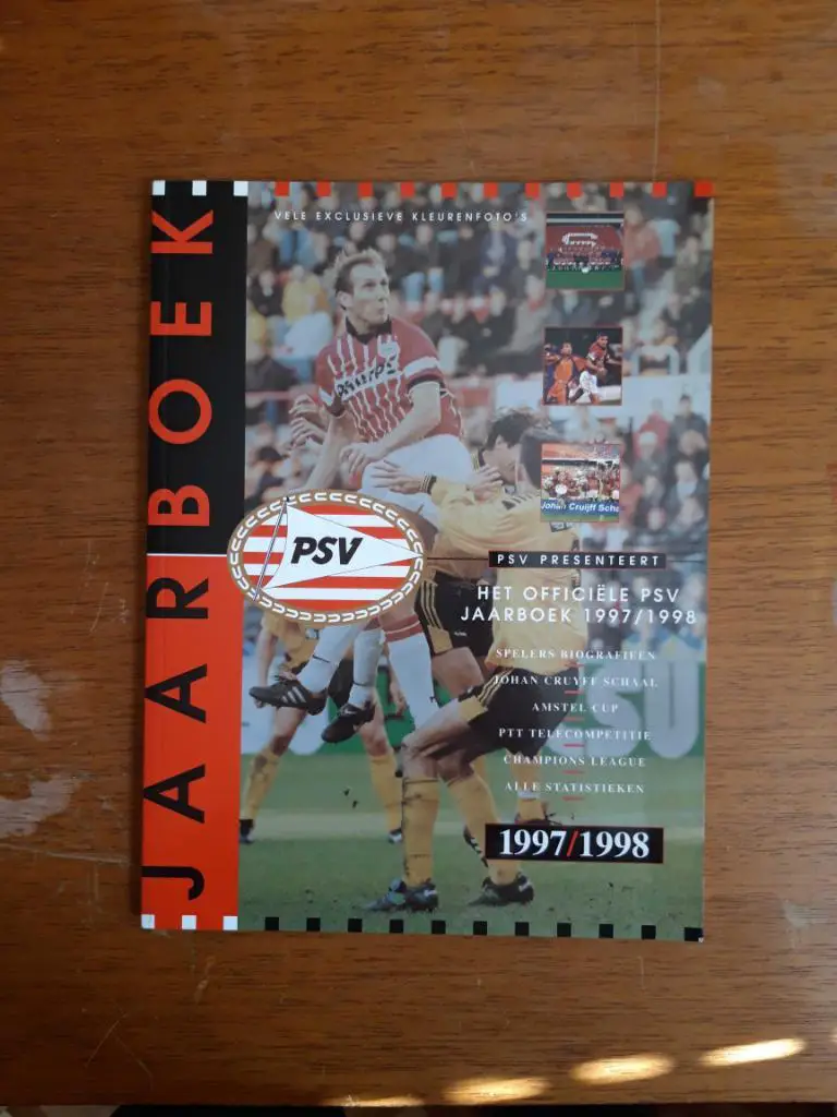 Футбол. Ежегодник клуба ПСВ Эйндховен. Сезон-1997/1998