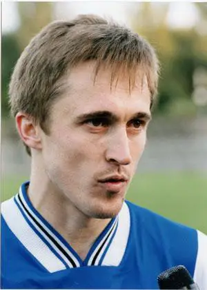 Футбол. Фото (оригинал). Сергей Нагорняк (Днепр Днепропетровск). 1990-е (1)