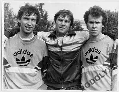 Футбол. Фото (оригинал). А.Демьяненко, О.Протасов, Г.Литовченко. 1980-е.