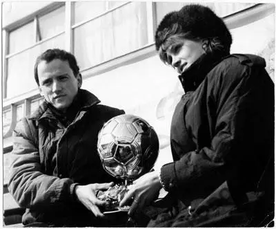 Футбол. Фото (оригинал). Игорь Беланов. 1987. Золотой мяч