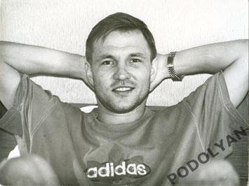 Футбол. Фото (оригинал). Юрий Калитвинцев (Украина, Динамо Киев). 1997