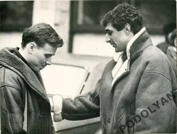 Футбол. Фото (оригинал). Андрей Анненков, Ахрик Цвейба (Динамо Киев). 1992